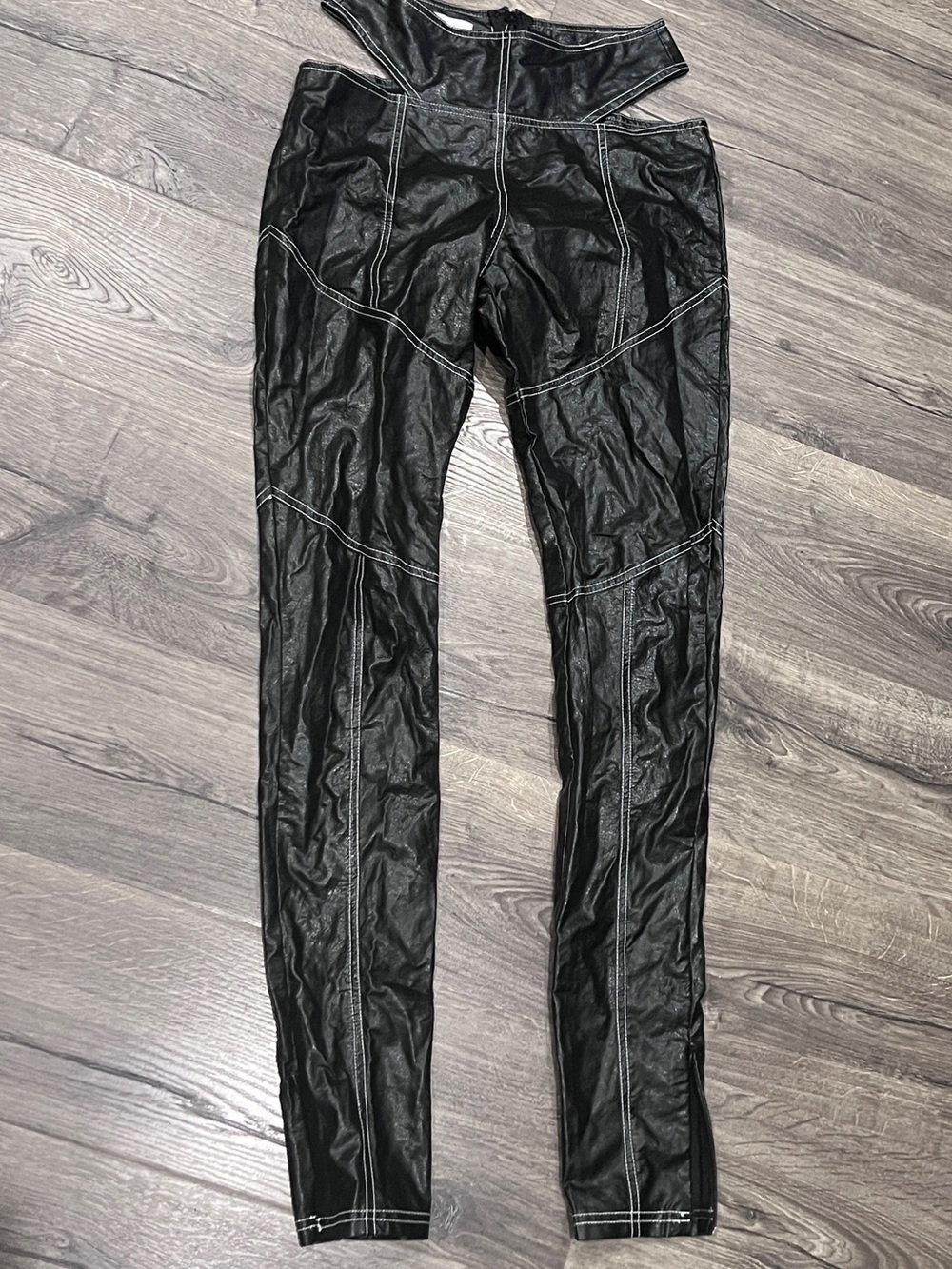 High-Waist Cutout Straight Leg Pants - Black - Picture 2 of 4